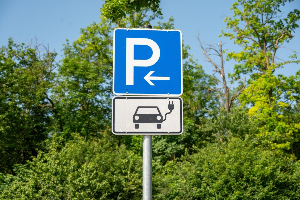 Parking symbol for electric cars, charging station